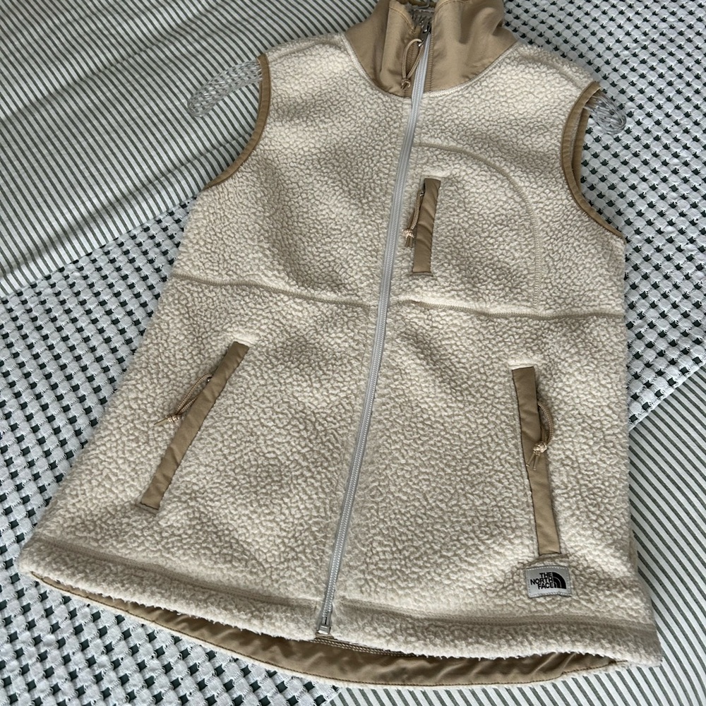 The North Face Cream Fleece Vest XS